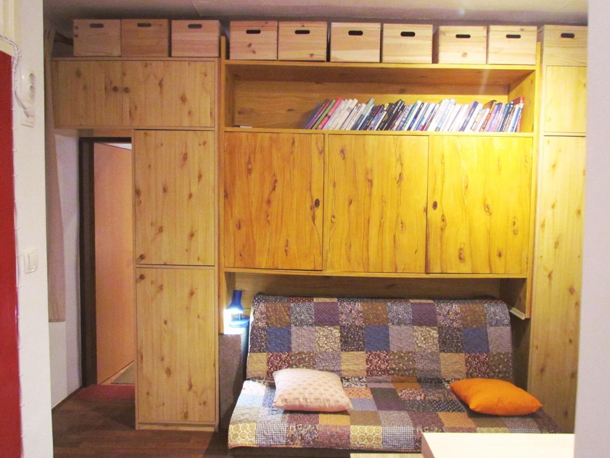 Center Studio Apartment بولا المظهر الخارجي الصورة