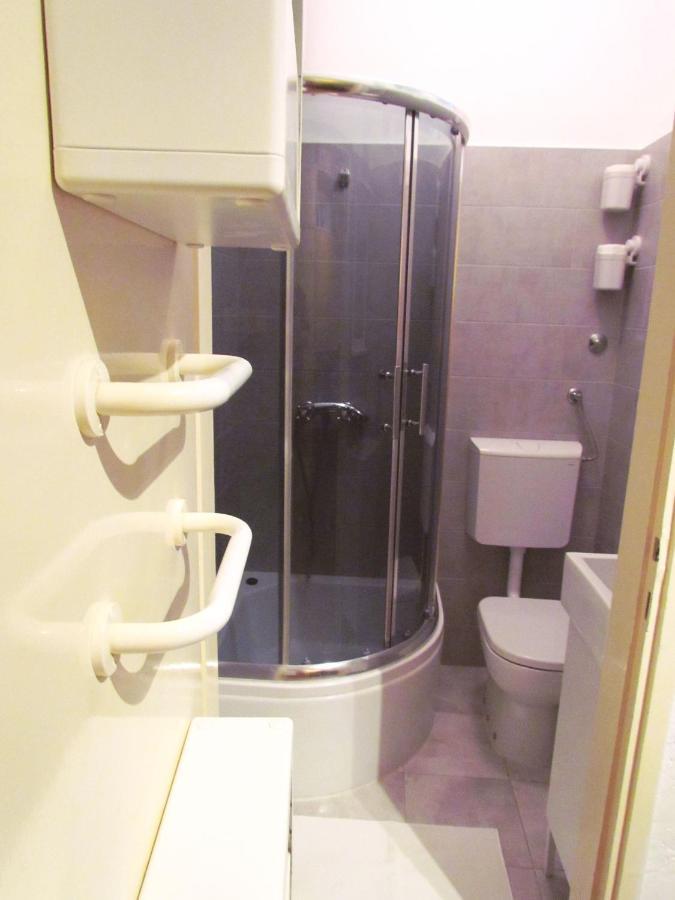 Center Studio Apartment بولا المظهر الخارجي الصورة